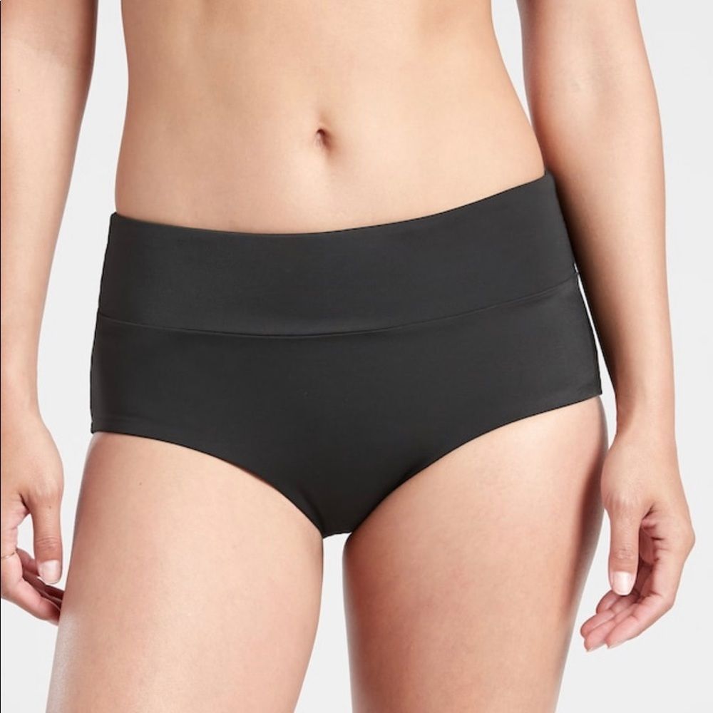 NWT Athleta Malibu Boyshort Medium Blackout